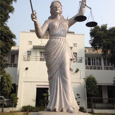 उत्तर प्रदेश में 69 हजार शिक्षकों की भर्ती मामले में उच्चतम न्यायालय का आदेश, 60-65 प्रतिशत मेरिट पर ह?